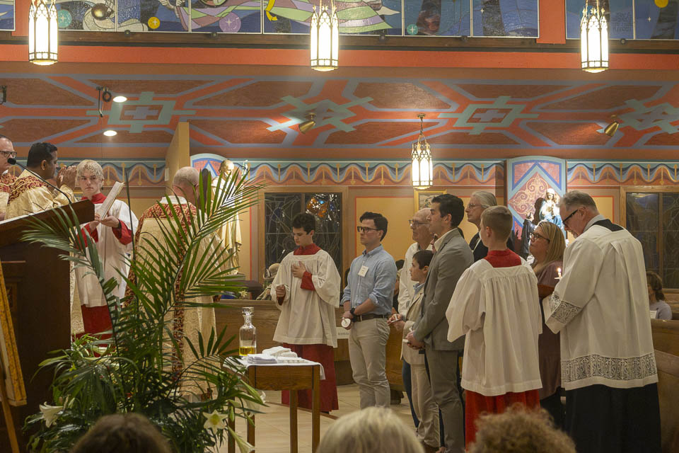 2026-StMary-EasterVigil (92 of 215).jpg